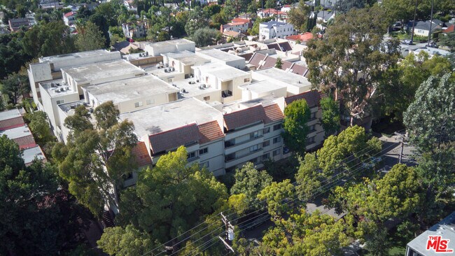 Building Photo - 1339 N Columbus Ave