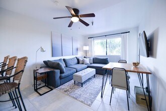 Building Photo - 3830 Avenida Del Presidente
