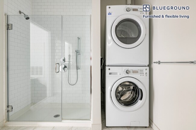 Building Photo - 449 Canal St