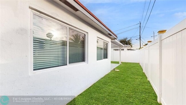 Building Photo - 4573 NW 19th Terrace