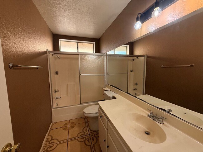 Building Photo - Beautiful 3-Bedroom Home with Pool!