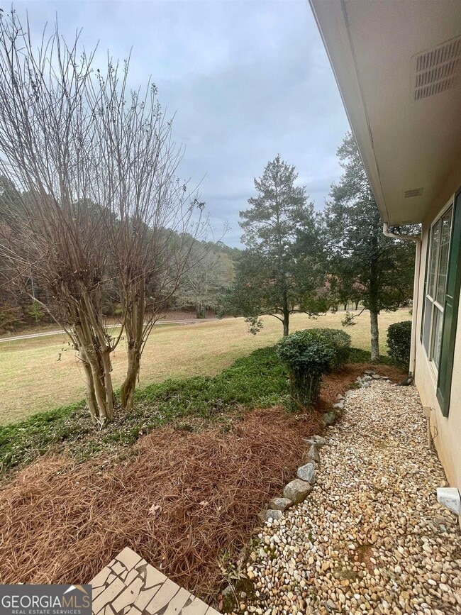 Building Photo - 242 Ebenezer Church Rd