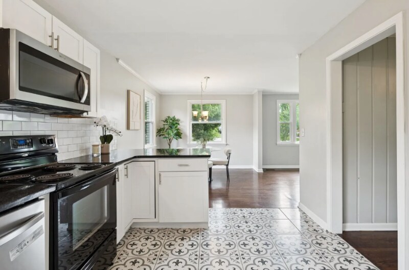Building Photo - 6528 Premier Dr