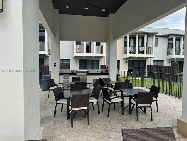 Building Photo - 10400 NW 58th Ter