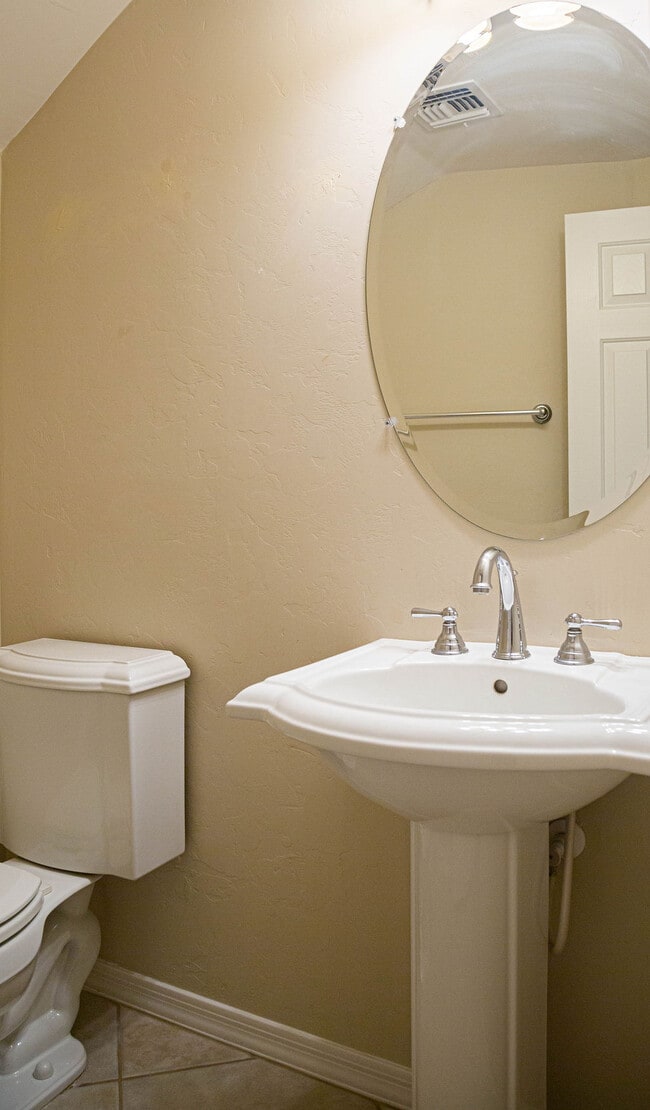 Building Photo - 1252 W Vinovo Pass