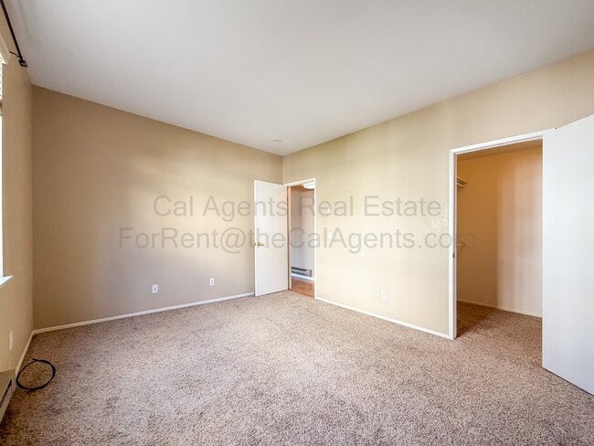 Building Photo - 13 Schooner Ct