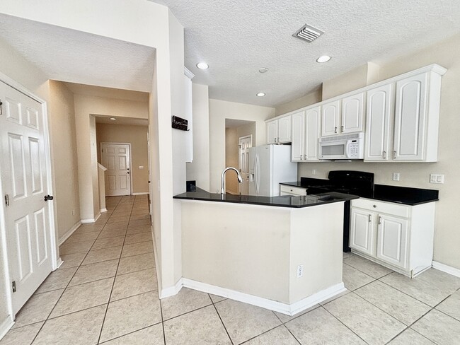 Building Photo - 13010 Langstaff Dr