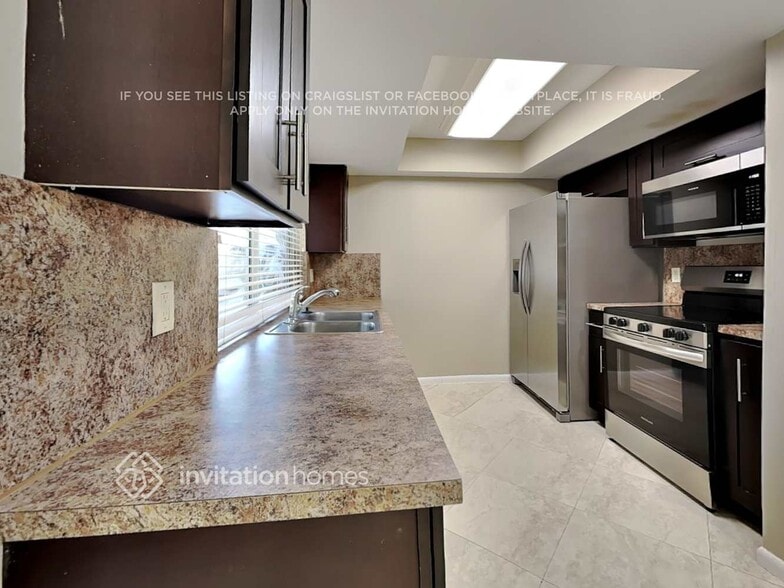 Building Photo - 5065 1st Rd