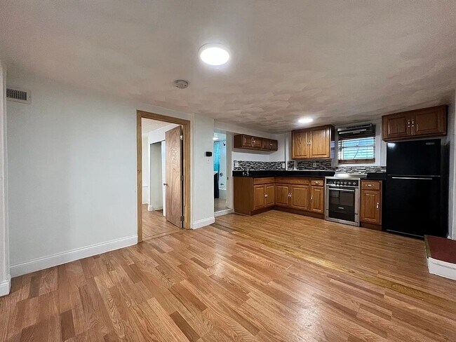 Building Photo - 47 Bickford Ave