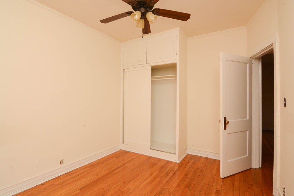 Building Photo - 834 W Waveland Ave