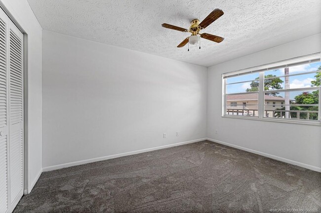 Building Photo - 2950 SE Ocean Blvd
