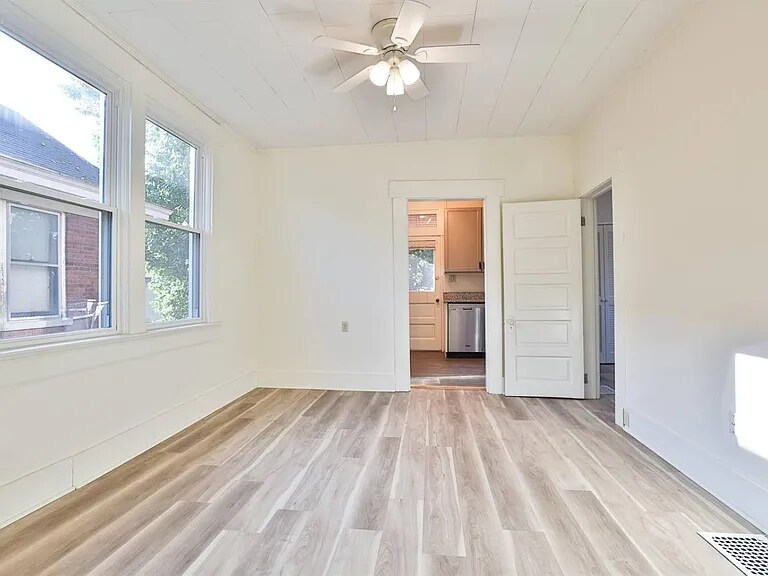 Building Photo - 2911 Robertson Ave