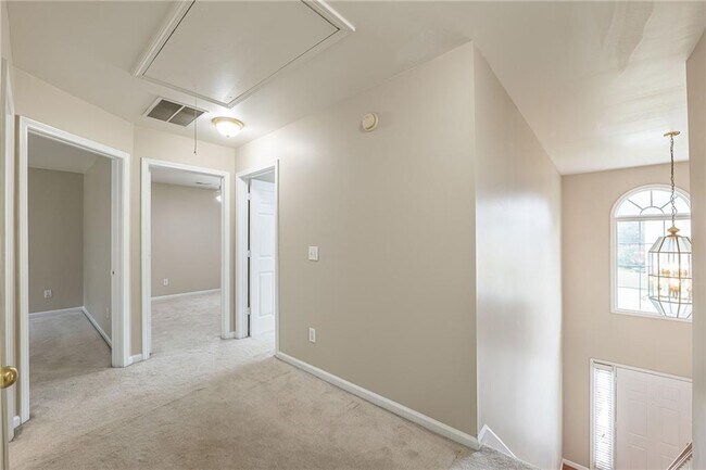 Building Photo - 315 Foe Creek Dr