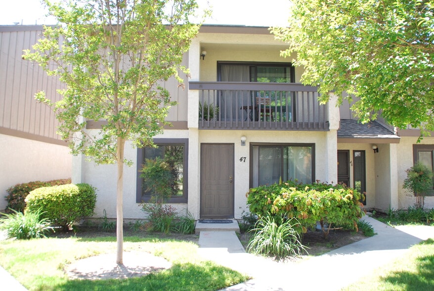 Building Photo - 1429 W Cerritos Ave