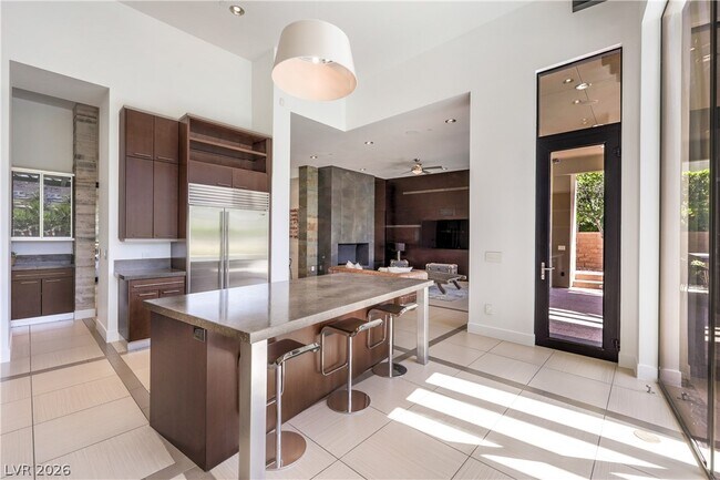 Building Photo - 1501 Foothills Village Dr