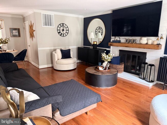 Building Photo - 204 Whispering Wind Ct SE