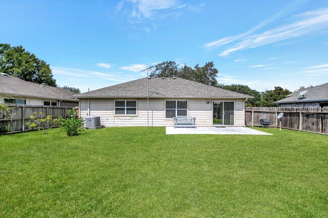 Building Photo - 18234 Drum Heller Ln
