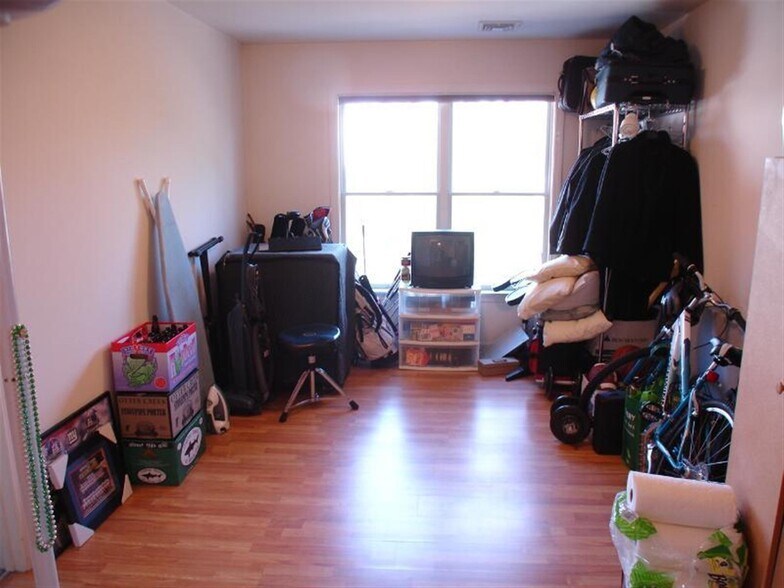 Building Photo - 10 Kent Ct