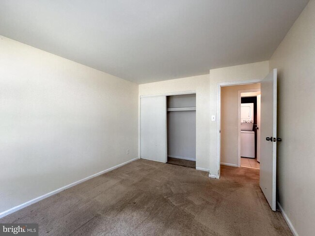Building Photo - 38 Hopewell Ln