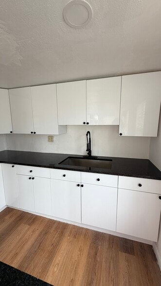 Building Photo - 414 Phippen Waiters Rd