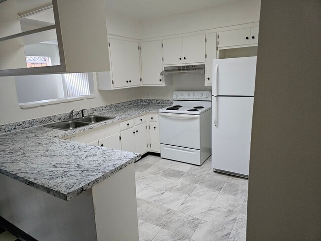 Open House Sunday, 5/4 11a - 1p 3 Bed, 1.... - Open House Sunday, 5/4 11a - 1p  3 Bed, 1....