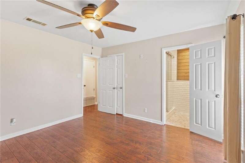 Building Photo - 3810 Hillside Dr