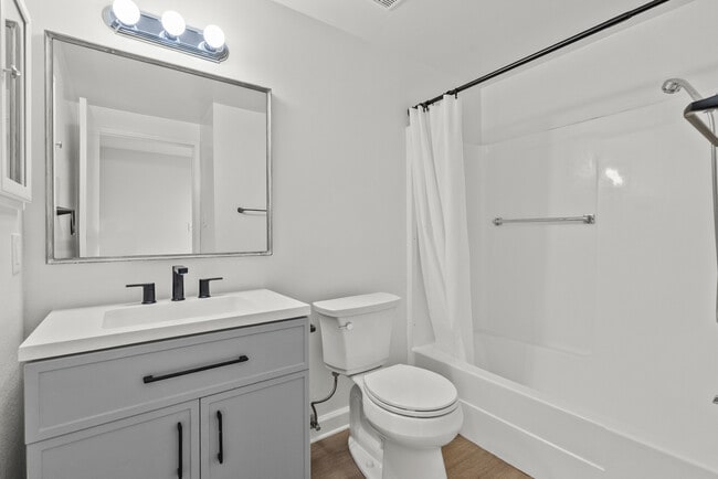 Building Photo - 26851 Oak Branch Cir