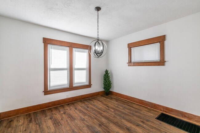 Building Photo - 1017 Mosley Ct SW