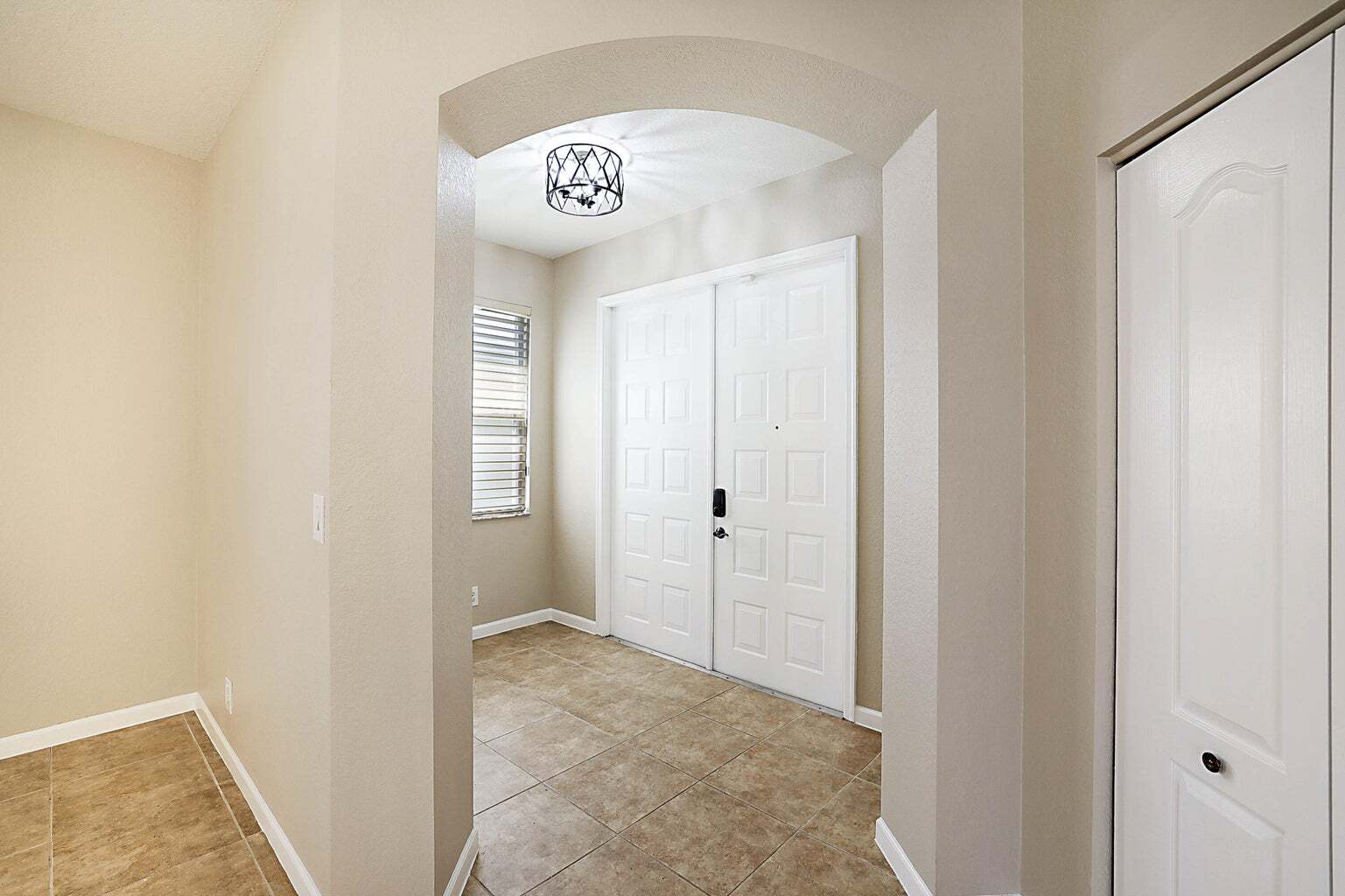 Building Photo - 122 Kensington Way