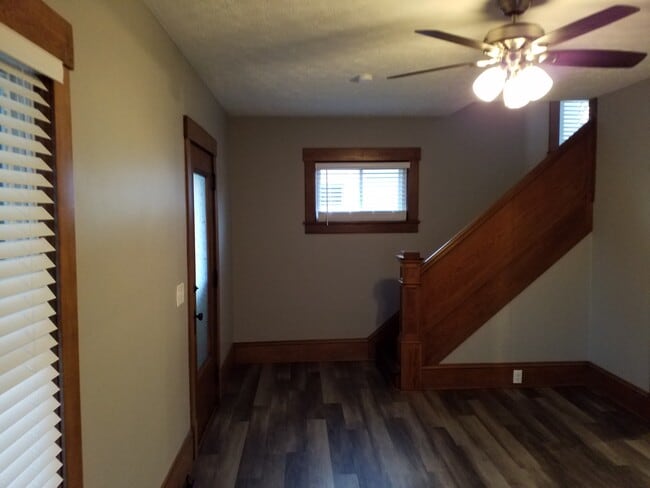 Building Photo - 239 Bachtel St SE