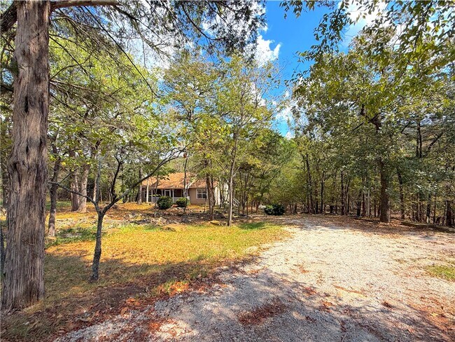 Building Photo - 28 Hickory Cir