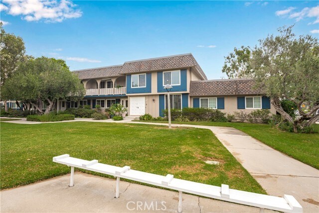 Building Photo - 4247 Larwin Ave