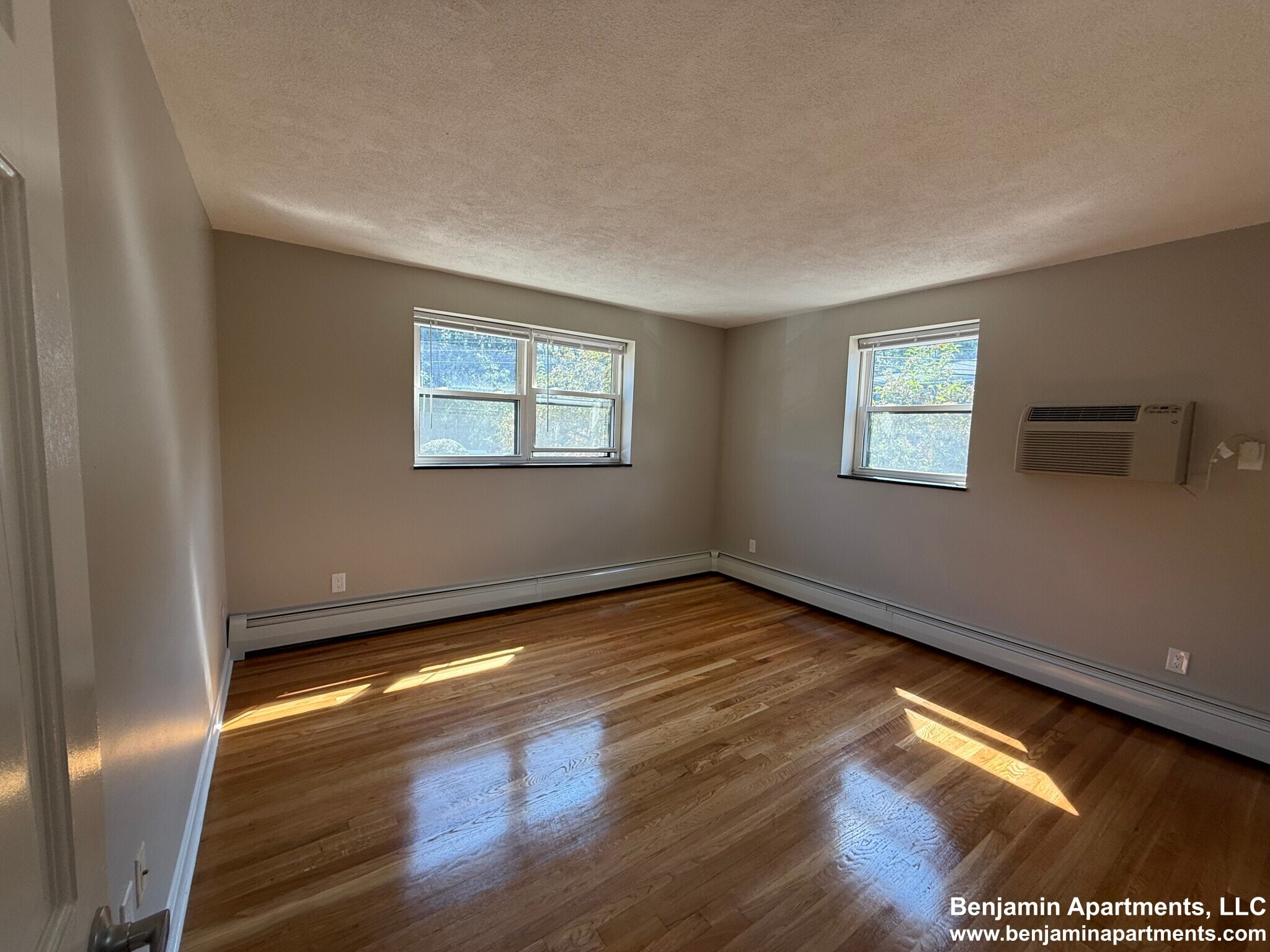 Building Photo - 268 Grove St