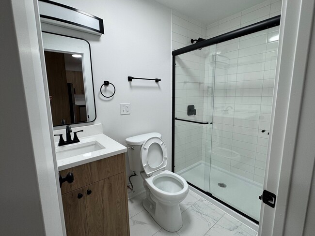 Building Photo - 2156 W Arthur Ave