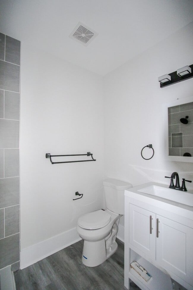 Building Photo - ?Move-In Special: $300 Off First Month if You Move by Feb 28, 2026!