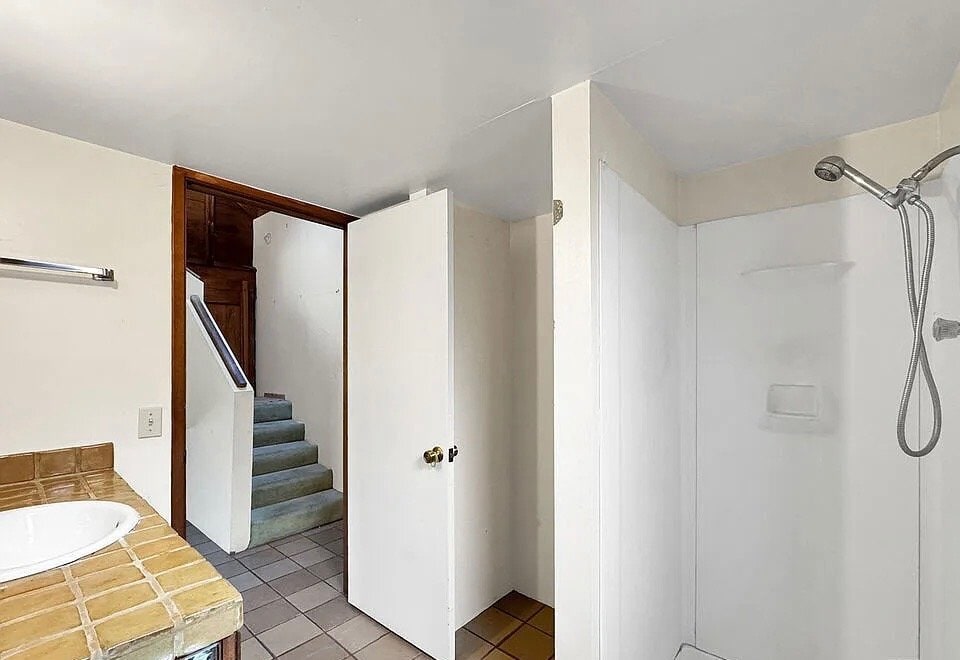 Building Photo - 844 25th St