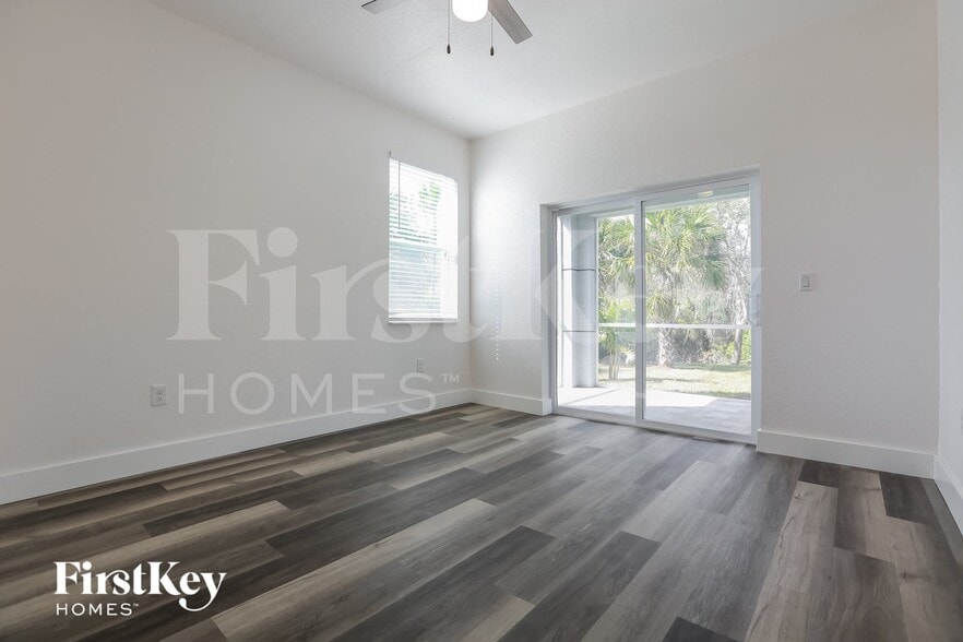 Building Photo - 2698 Escambia Cir
