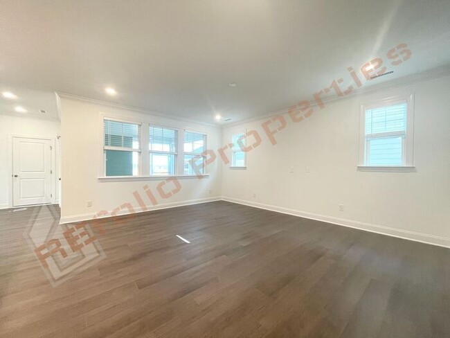 Building Photo - Beautiful Brand New 4 Bedroom, 3 Bathroom ...