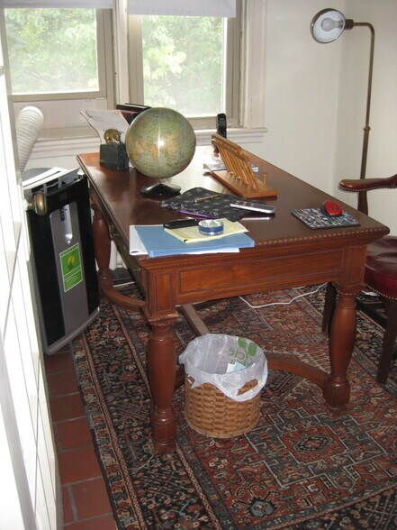 Building Photo - 52 Garden St