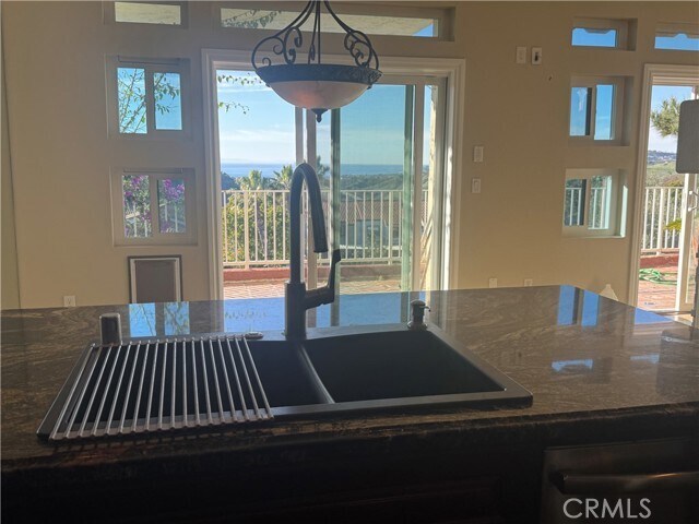 Building Photo - 703 Via Presa