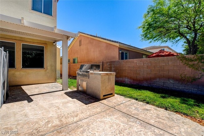 Building Photo - 2411 Winter Cliffs St