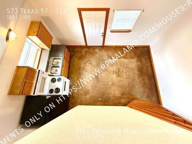 Building Photo - 573 Texas 97-114