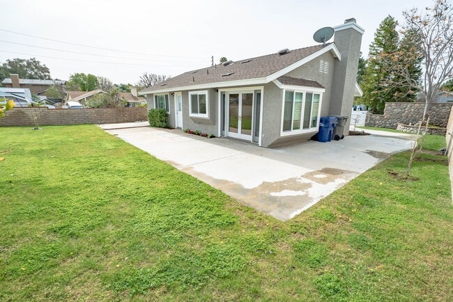 Building Photo - Charming Single-Story 2-Bedroom Home in Saugus!