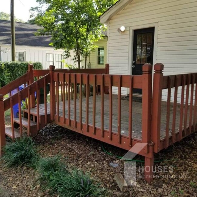 Building Photo - 203 W Faris Rd