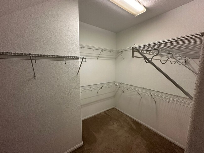Building Photo - For Lease | 4 Bed, 2.5 Bath | 2,587 Sq Ft ...