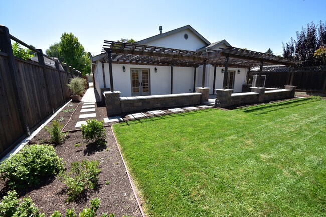 Backyard showing walkway to front - 1287 Westwood St