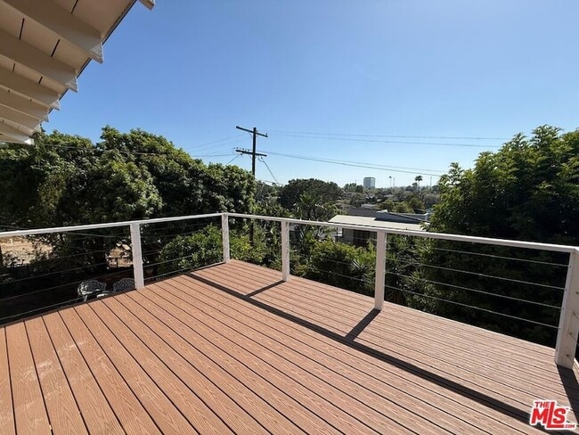 Building Photo - 3237 Midvale Ave