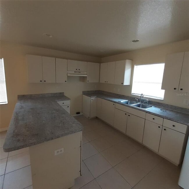 Building Photo - 3625 E Chelsea St