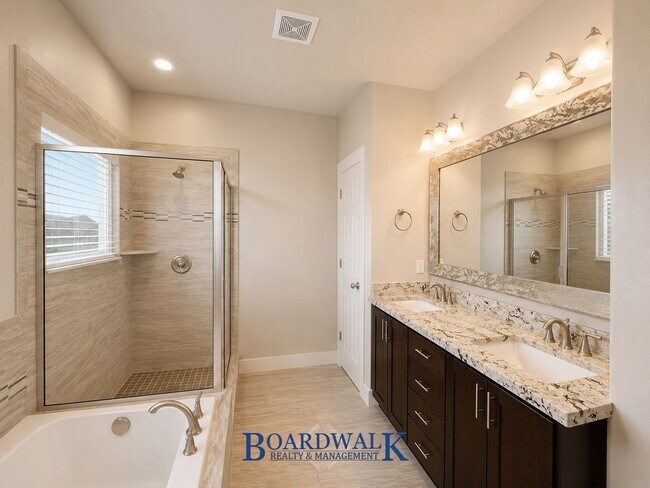 Building Photo - 793 Valley View Way