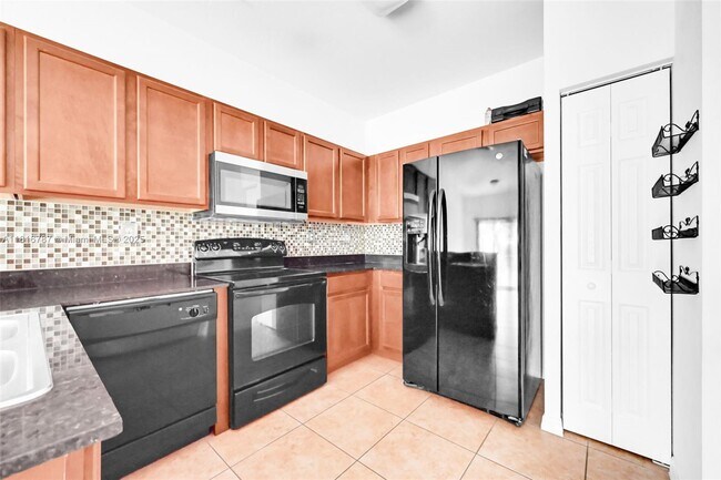 Building Photo - 10870 NW 88th Terrace